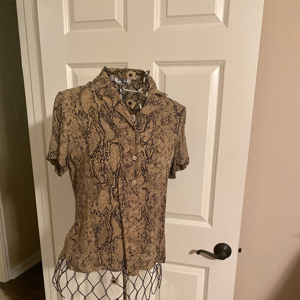 Lord & Taylor 100% silk blouse